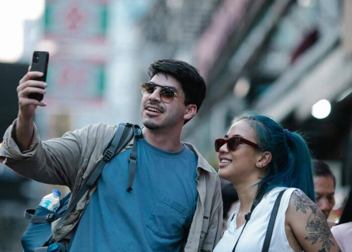 ইউটিউব কনটেন্ট ও ট্রাভেল ভ্লগ তৈরি